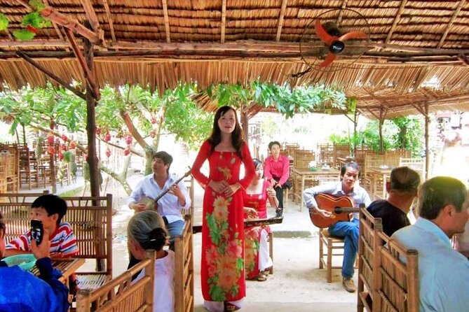 Mekong Delta Tour Daily - Vĩnh Tràng Pagoda and the first taste of the delta