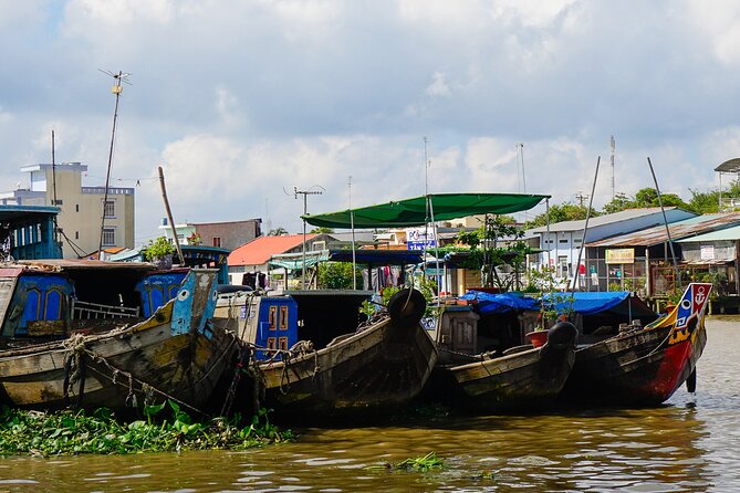 MEKONG DELTA TOUR TO FLOATING MARKET CAI BE from HCM city - A one-hour sampan ride through narrow canals