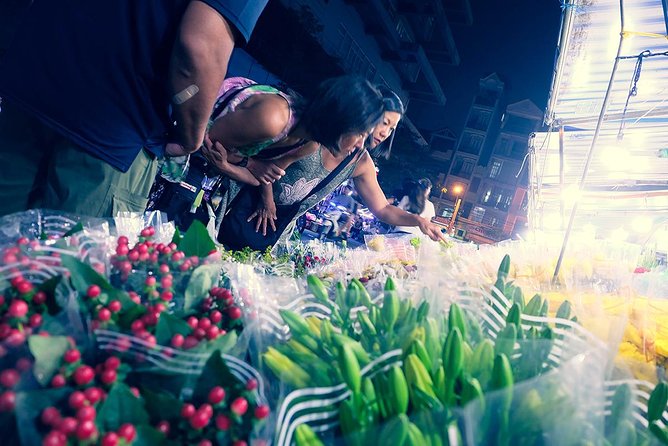Morning Saigon Unseen+Street Food Tour with Ao Dai Riders Option - Ho Thi Ky Flower Market in 15 minutes