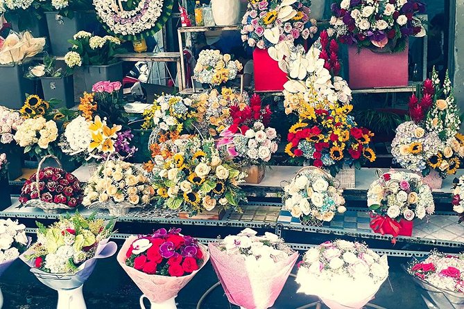 Morning Saigon Unseen+Street Food Tour with Ao Dai Riders Option - Ba Thien Hau Temple and Saigon’s Chinese heritage