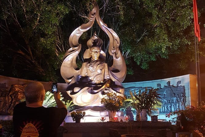 Night Food Tour in Saigon By Scooter - Ho Thi Ky Flower Market after dark