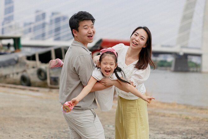 Photography Tour with Professional Photographer in Ho Chi Minh - Natural poses instead of stiff tourist pictures