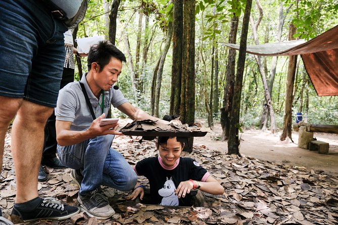 Premium Cu Chi Tunnels Tour with Local Expert - Entering the Cu Chi Tunnels complex