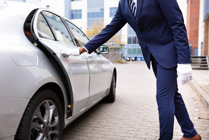 Private Arrival Transfer: Tan Son Nhat Airport to Ho Chi Minh City Hotels - Cancellation and practical booking details