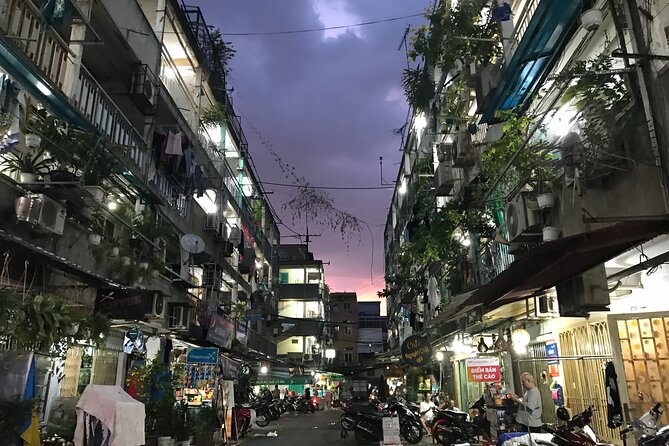 Private Craft Beer and Sightseeing Adventure Tour on Scooter in Ho Chi Minh City - Nguyen Thien Thuat apartment buildings and local daily life