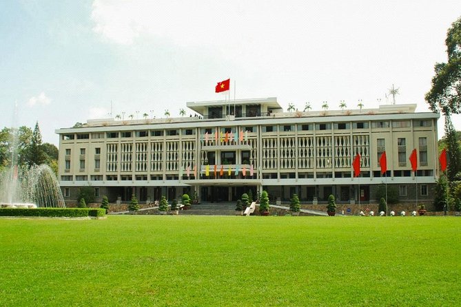 Private Ho Chi Minh City Discovery Full-Day Guided Tour - Lunch is part of the day, not an afterthought