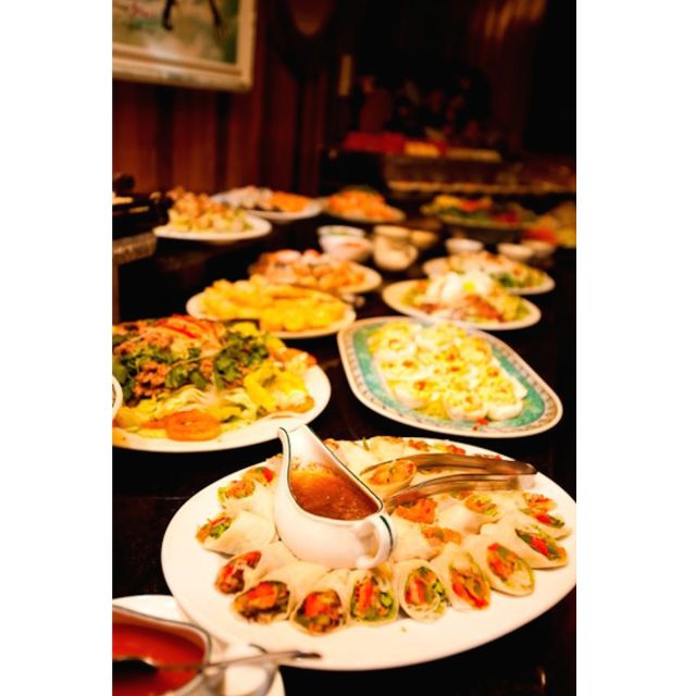 Private Jeep Tour Saigon by Night & Cruise Dinner with Music - Who should book this evening tour?