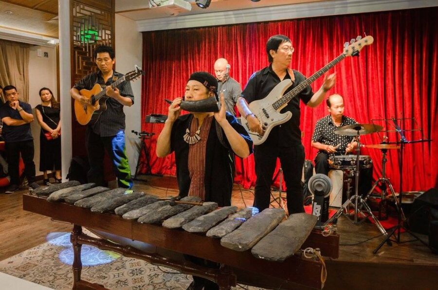 Private Jeep Tour Saigon by Night & Cruise Dinner with Music - Is $98 per person good value?