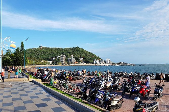 Private Long Tan Tour and Nui Dat Battle Field - The morning pickup and long road east