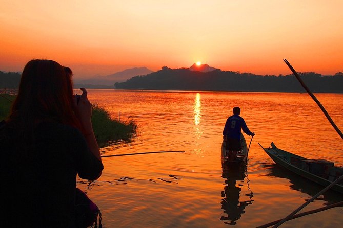 PRIVATE Luxury Sunset Mekong Afternoon trip from HCM city - Cycling through Ben Luc village at 4 p.m.