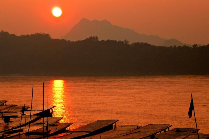 PRIVATE Luxury Sunset Mekong Afternoon trip from HCM city - Boarding the Tiền River cruise at 2:10 p.m.