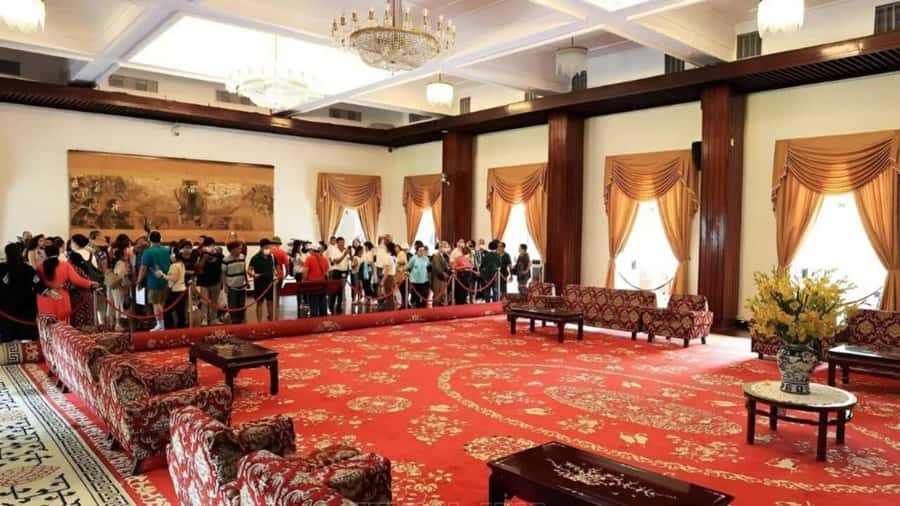 Private Saigon Highlights Tour by Car – Flexible Half Day - Independence Palace and the rooms behind the gates