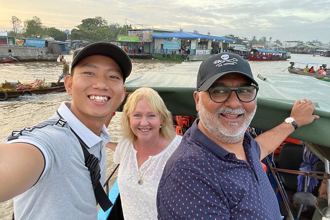 Private Scooter Street Food Tour in Saigon with 11 Tastings - Old apartment buildings and bún bò Huế