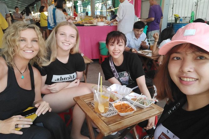 Private sight-seeing motorbike tour with local expert/student in HCMC - Ho Thi Ky Flower Market and a taste of local life