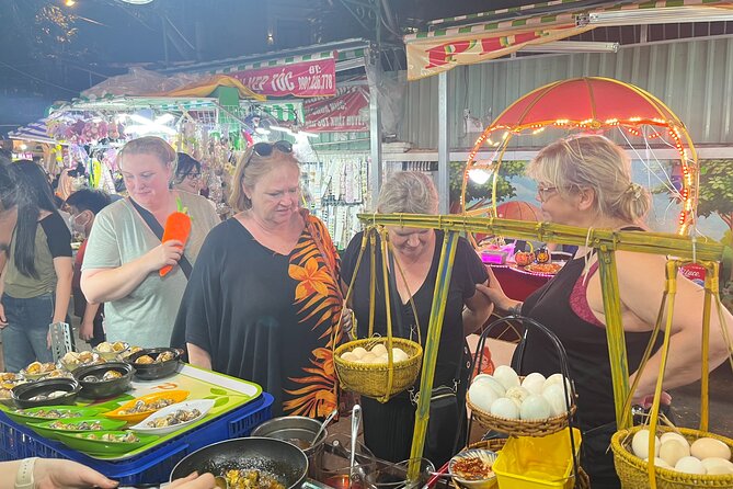 Private Street Food Discovery by Cyclo at Night in Ho Chi Minh - The Guide Makes the Difference