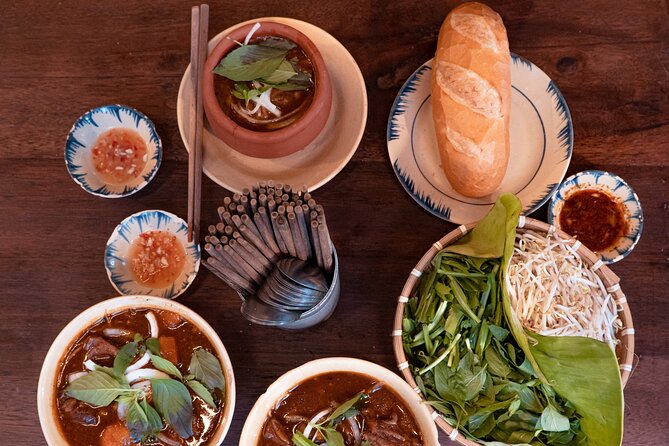 Private Street Food Motorbike Tour in Ho Chi Minh City - Food instructions make the meal easier
