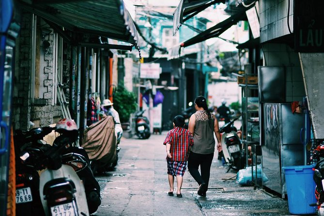 Private Street Food Tour by Motorbike/Car with Local Students - Why a motorbike is the right way to reach Saigon’s food stalls