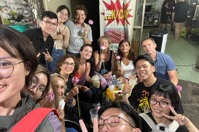 Private Street Food Tour by Motorbike in Ho Chi Minh City - Hồ Thị Kỷ Flower Market after dark