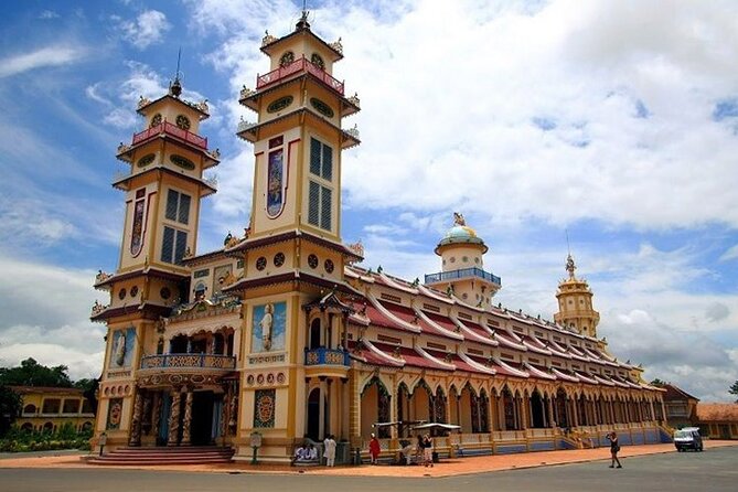 Private Tour: Cu Chi Tunnels and Cao Dai Temple - Cao Dai Temple and the midday ceremony