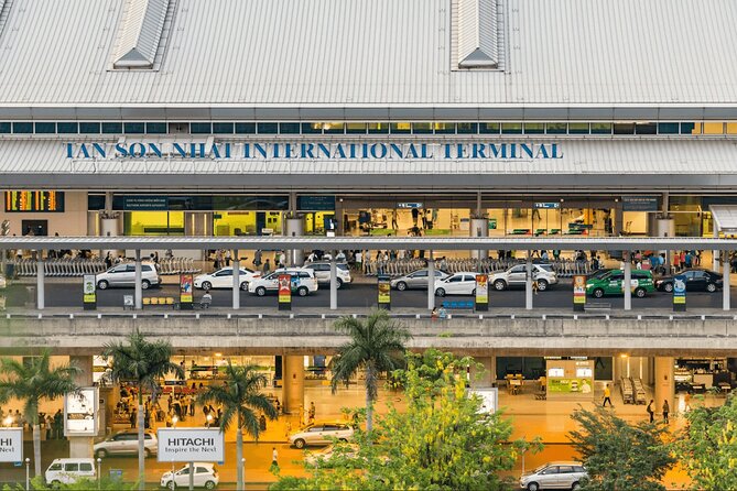 Private transfer Tan Son Nhat Airport (SGN) - Hotels In City - A simple ride between Tan Son Nhat and your hotel
