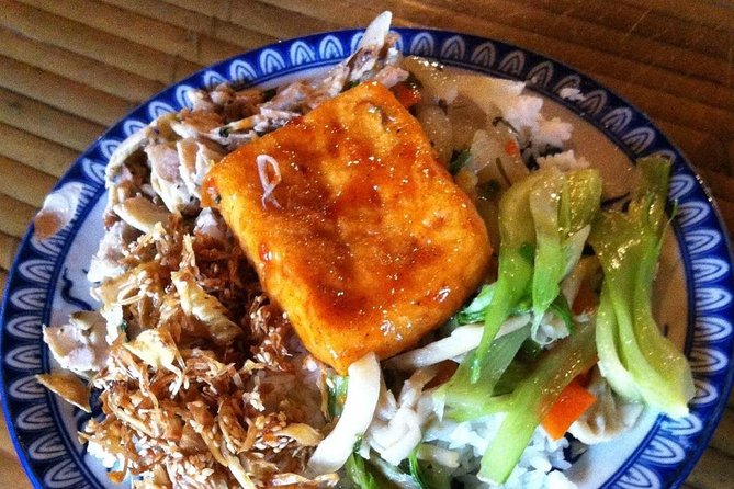 Private Vegan Food Tour in Ho Chi Minh City By Motorbike - The guide makes the difference