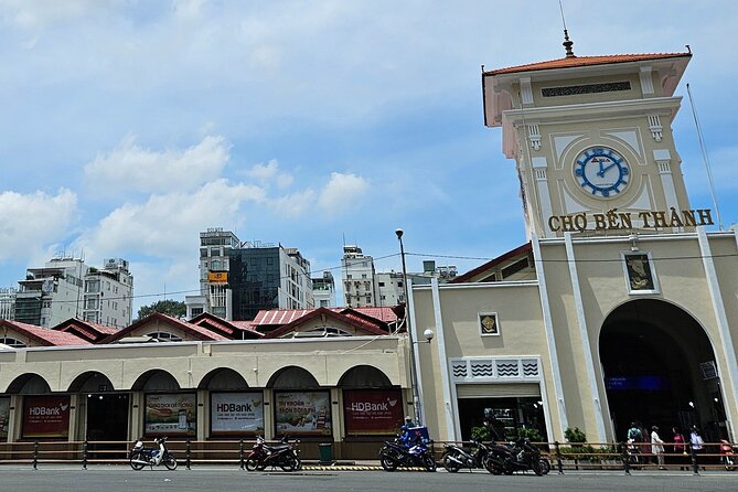Private Walking Half Day Tour in Ho Chi Minh City - Coconut coffee: a useful pause in the middle