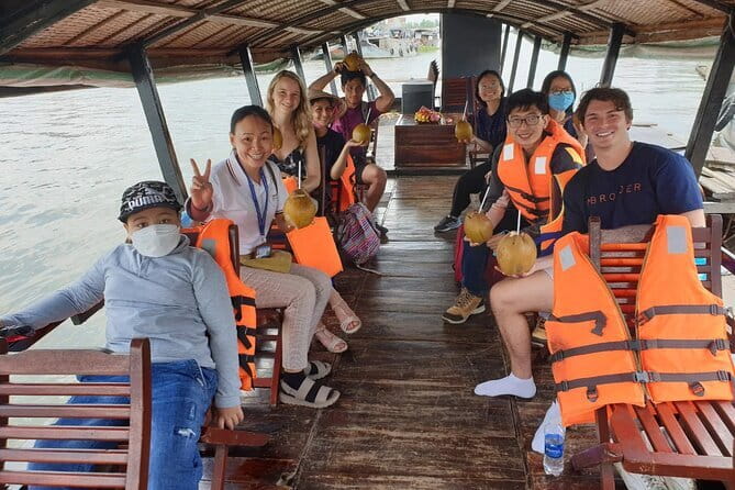 Sai Gon City Tour and Dinner On Cruise Half Day - What dinner is like, and what costs extra
