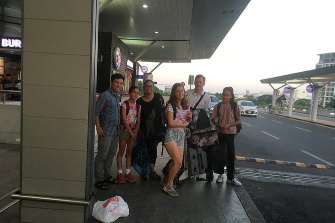 Saigon Airport to Ho Chi Minh City Center Private Transfer - Finding the driver at Terminal 2