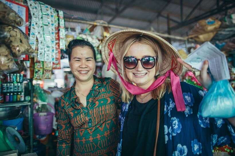 Saigon at Sunset: Ultimate Street Food Experience - First tastes: beef stew noodles and Cantonese BBQ