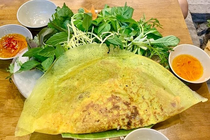 Saigon By Night: Authentic Street Food Scooter Adventure - Stop one: bánh bèo in a quiet alley