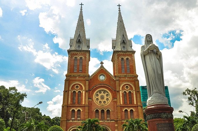 Saigon City Half-Day Tour – Small Group Max 12 Guests - Ben Thanh Market and the everyday city