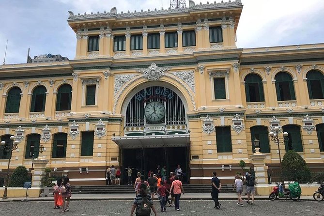 Saigon City Highlights: Half-Day Private Tour by Car - Ben Thanh Market: a short taste of local commerce