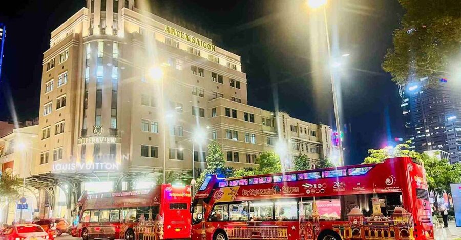 Saigon: City Sightseeing 45-Minute Panoramic Night Tour - The Opera House begins and ends the loop