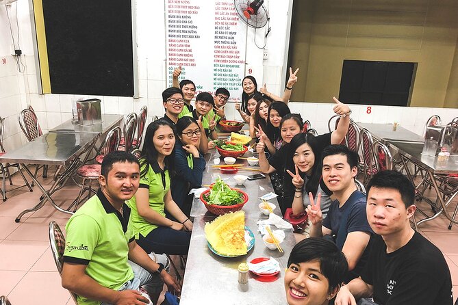 Saigon city tour & Street food - Old apartments and local food streets
