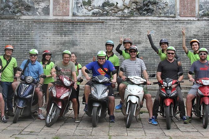 Saigon city tour & Street food - District 10: the flower market and Cambodian market