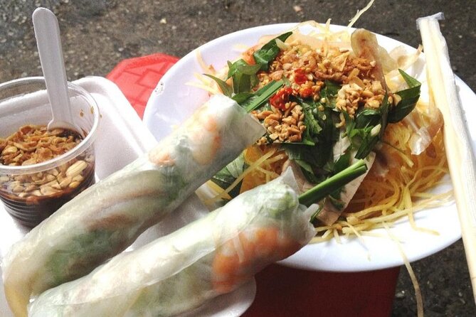 Saigon city tour & Street food - District 5 fashion streets and District 4 food