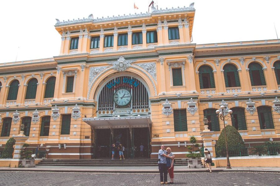 Saigon: Half-Day Private City Tour By Car - City Hall, the Opera House, and Nguyen Hue Walking Street