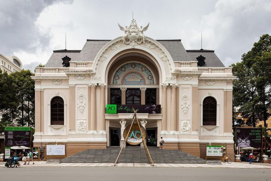 Saigon: Half-Day Private City Tour By Car - Ben Thanh Market and the everyday city