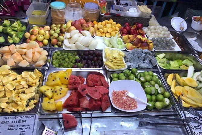 Saigon Local Sightseeing Free Walking Tour - Alleys, old apartments, and the everyday city