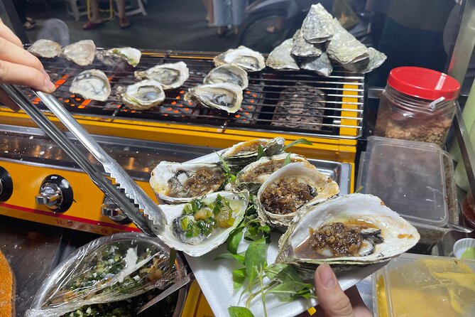 Saigon Night Craft Beer and Street Food By Scooter and motorbike - A local pub, Frozen Beer, and hearty dishes