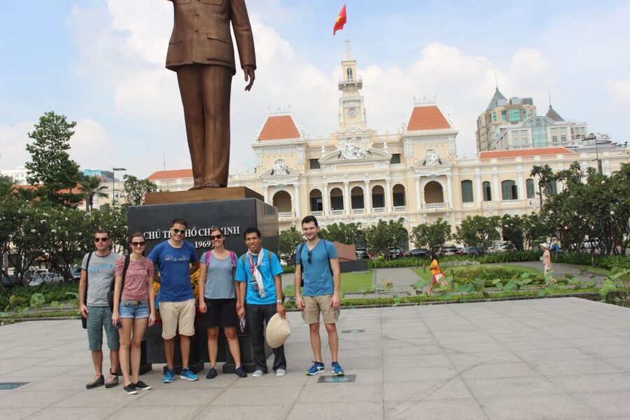 Saigon: Private Half-Day Car Tour of Ho Chi Minh City - Jade Emperor Pagoda and a living place of worship