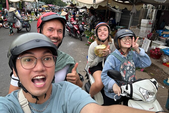 Saigon Private/Small Group Walking Food Tour with 13 Tastings - District 5 and the final bánh mì