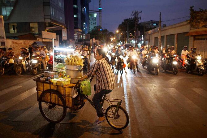 Saigon Sight & Food Tour By Night (Private Tour) - Chợ Lớn and Saigon’s Chinese quarter