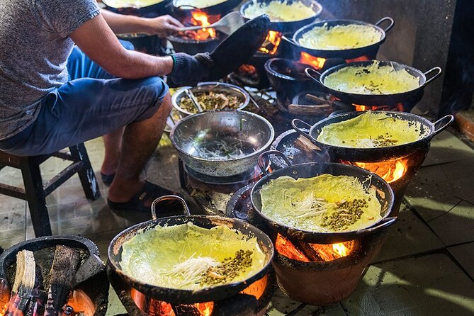 Saigon Street Food Safari by US Army Jeep - Nguyen Thien Thuat turns apartment blocks into a food stop