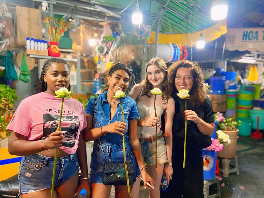 Saigon: Street Food Tasting & Sightseeing Tour by Motorbike - Markets, old apartments, and the next wave of snacks