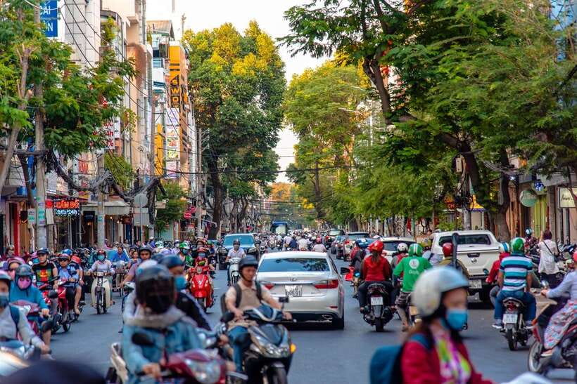 Secret walking Food Tour Ho Chi Minh City - Three herbal juices and a taste of local refreshment