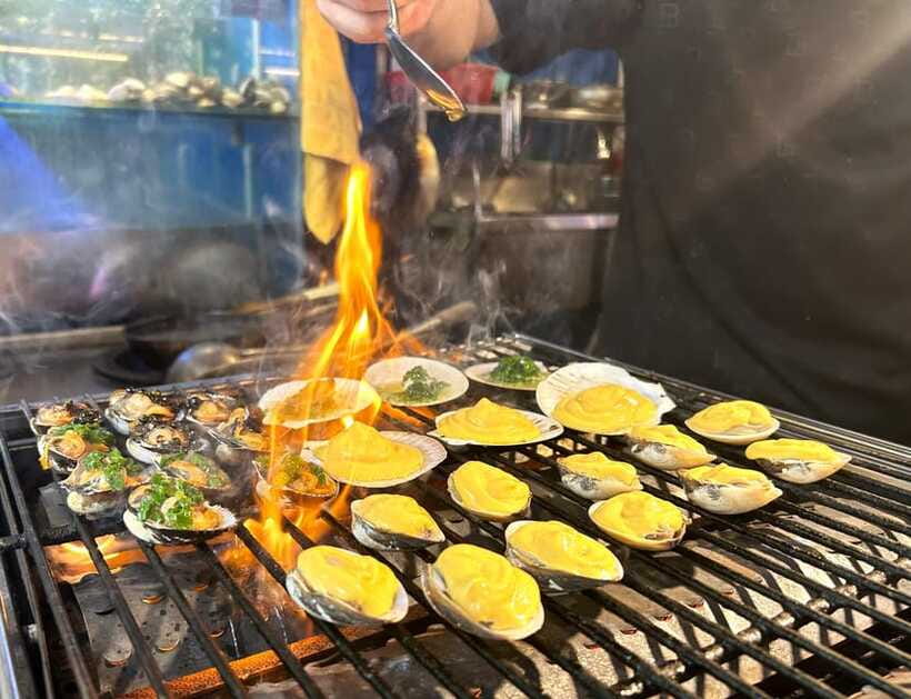 Secret walking Food Tour Ho Chi Minh City - Cơm tấm along Nguyen Hue Walking Street