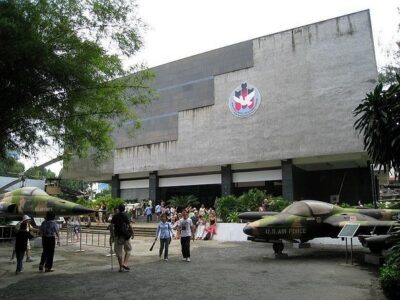 Skip the Line: Golden Dragon Water Puppet Show Tickets