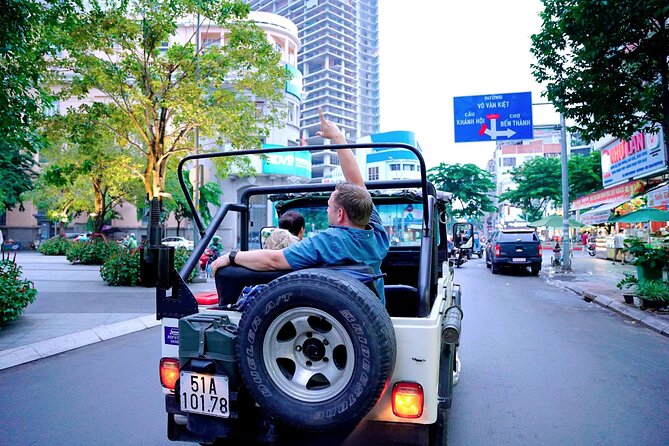 Small-group Saigon City Tour: 4-Hour Must-see Iconic Landmarks - Ben Thanh Market: one hour among the stalls