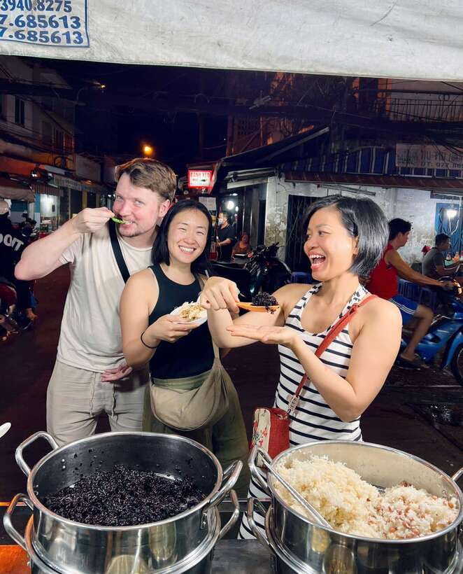Street Food Walking Tour with a Cooking Instructor - Why District 4 makes a good food-tour setting